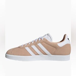 Adidas gazelle sneakers in halo blush 9.5